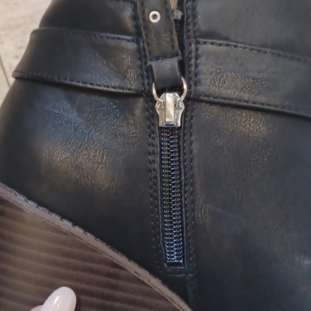 ❤️‍🔥10/$10❤️‍🔥 Womens Dr. Scholl's Black Wedge Ankle Boots Size 9.5 - Picture 12 of 15